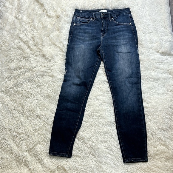 Good American Good Legs Crop - Picture 1 of 10